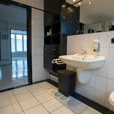 Apartament Serviceroom24 - 4 In Wlan - Smart-tv - 24-7 Check-in Und Kueche