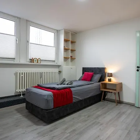 Apartament Serviceroom24 - 4 In Wlan - Smart-tv - 24-7 Check-in Und Kueche