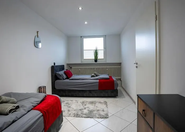 Serviceroom24 - 4 In Wlan - Smart-tv - 24-7 Check-in Und Kueche شقة *